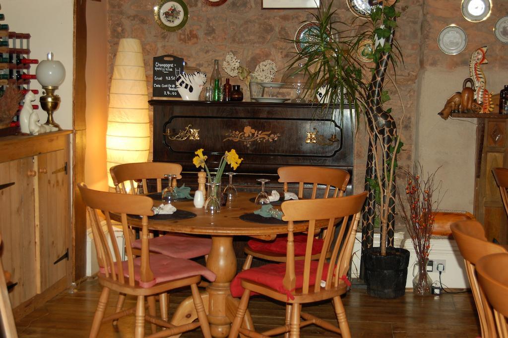 The Mitre Inn Witheridge Exterior foto